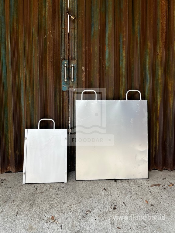 Jual sekat pintu anti banjir, penghalang pintu anti banjir, penutup pintu anti banjir, penyekat pintu anti banjir di Bima, NTB. Order? Call/WA: 0895-0465-6116.