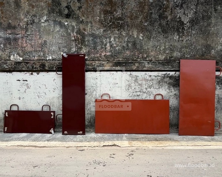 Jual sekat pintu anti banjir, penghalang pintu anti banjir, penutup pintu anti banjir, penyekat pintu anti banjir di Jakarta. Order? HP/WA: 0895-0465-6116.