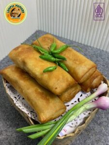 Nikmati kelezatan autentik Lumpia Semarang dari LUMPIA MAMARO - oleh oleh khas Semarang yang sudah HALAL, di VACUUM, dan siap kirim ke Bekasi ! CALL/WA: 0851-1701-0434.