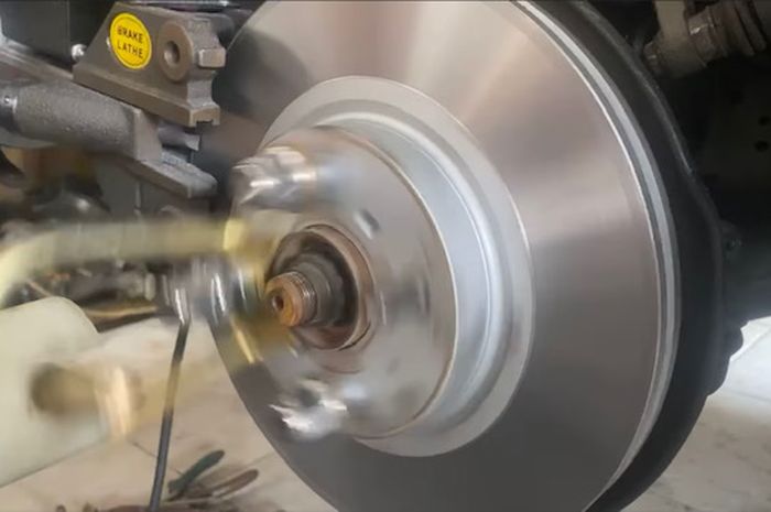 Bengkel jasa selep atau bubut piringan cakram mobil di Jepara. Call/WA: 0812-1568-0734.