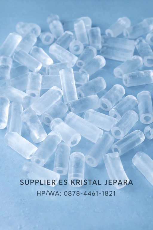 Jual es batu kristal kemasan 10 Kg di Jepara. Order? CALL/WA: 0878-4461-1821.